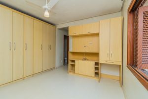 Image 18 - 320673