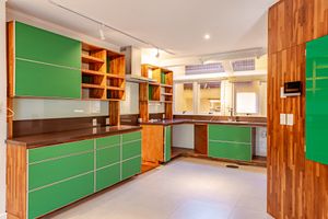 Image 11 - 320911