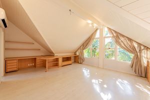 Image 19 - 320911