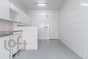 Image 19 - 321558