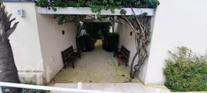 Image 11 - 323289