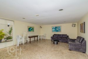 Image 47 - 323297