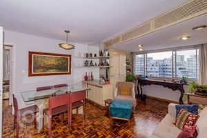 Image 1 - 323297