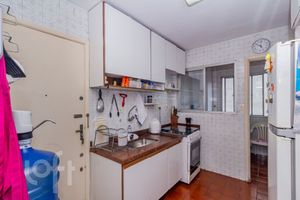 Image 25 - 323297