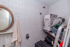 Image 38 - 323297