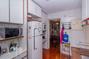 Image 28 - 323297