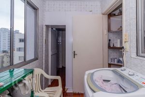 Image 33 - 323297