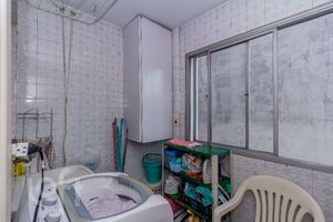 Image 30 - 323297