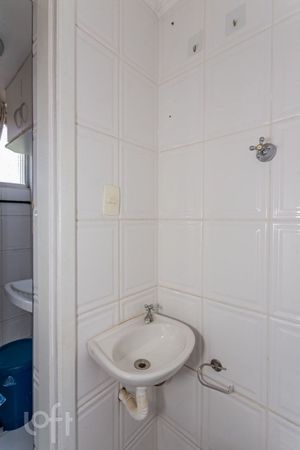 Image 17 - 323469