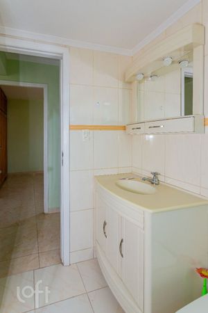 Image 22 - 323469
