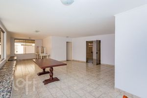 Image 37 - 323469