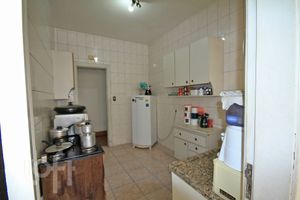 Image 3 - 323553