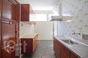 Image 38 - 323578