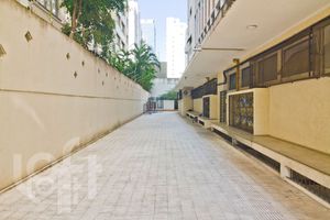 Image 42 - 323578