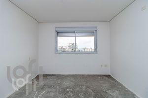 Image 17 - 323581