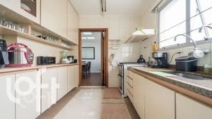 Image 28 - 323618