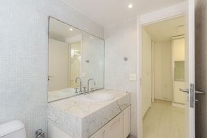 Image 25 - 323667