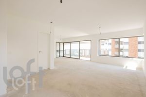 Image 19 - 323832