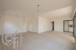 Image 20 - 323832