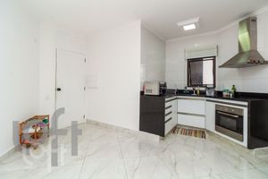 Image 10 - 323856