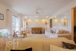 Image 15 - 323866