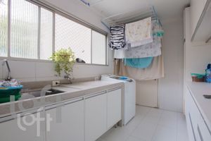 Image 12 - 323866