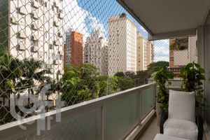 Image 14 - 323940