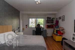 Image 2 - 323940