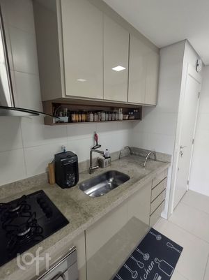 Image 18 - 324077