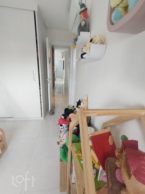 Image 33 - 324077