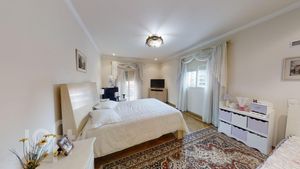 Image 18 - 324113