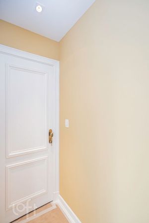 Image 16 - 324351