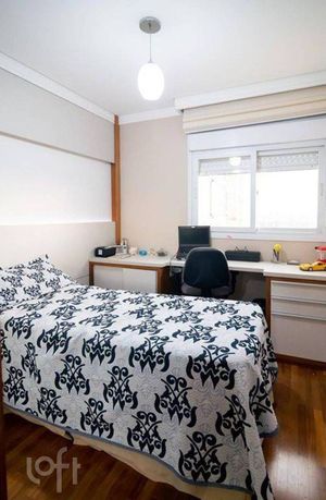 Image 19 - 324412