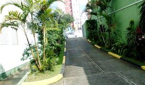 Image 10 - 325018