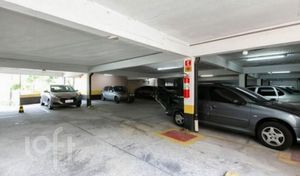 Image 11 - 325018