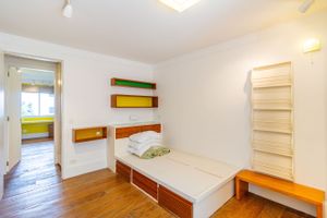Image 34 - 325037