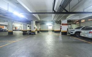 Image 44 - 325185