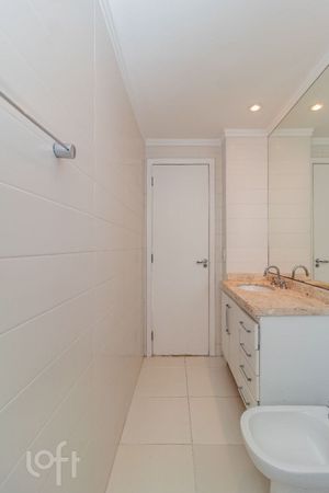 Image 34 - 325492