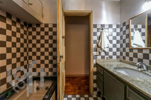 Image 31 - 325496