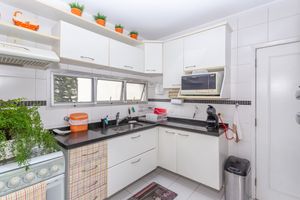 Image 41 - 325570