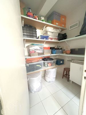 Image 23 - 325570