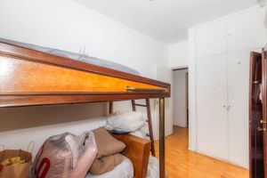 Image 19 - 326022