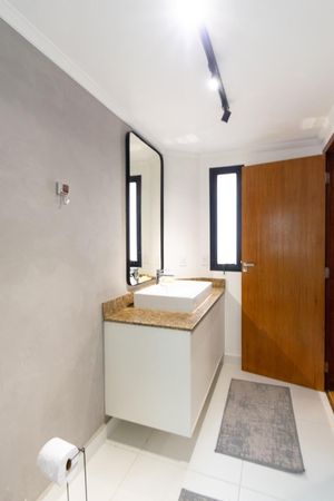 Image 35 - 326340
