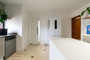 Image 40 - 326340