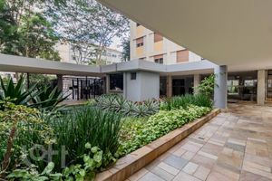 Image 37 - 327083
