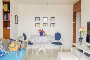 Image 21 - 327258