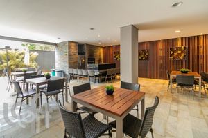Image 15 - 327276