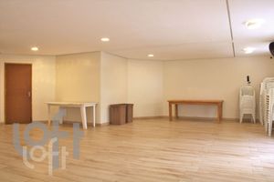 Image 19 - 327630