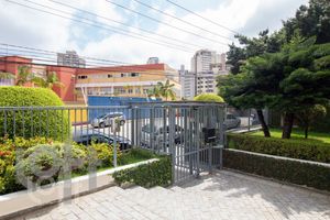 Image 20 - 327799