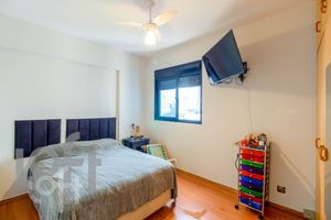 Image 32 - 327959